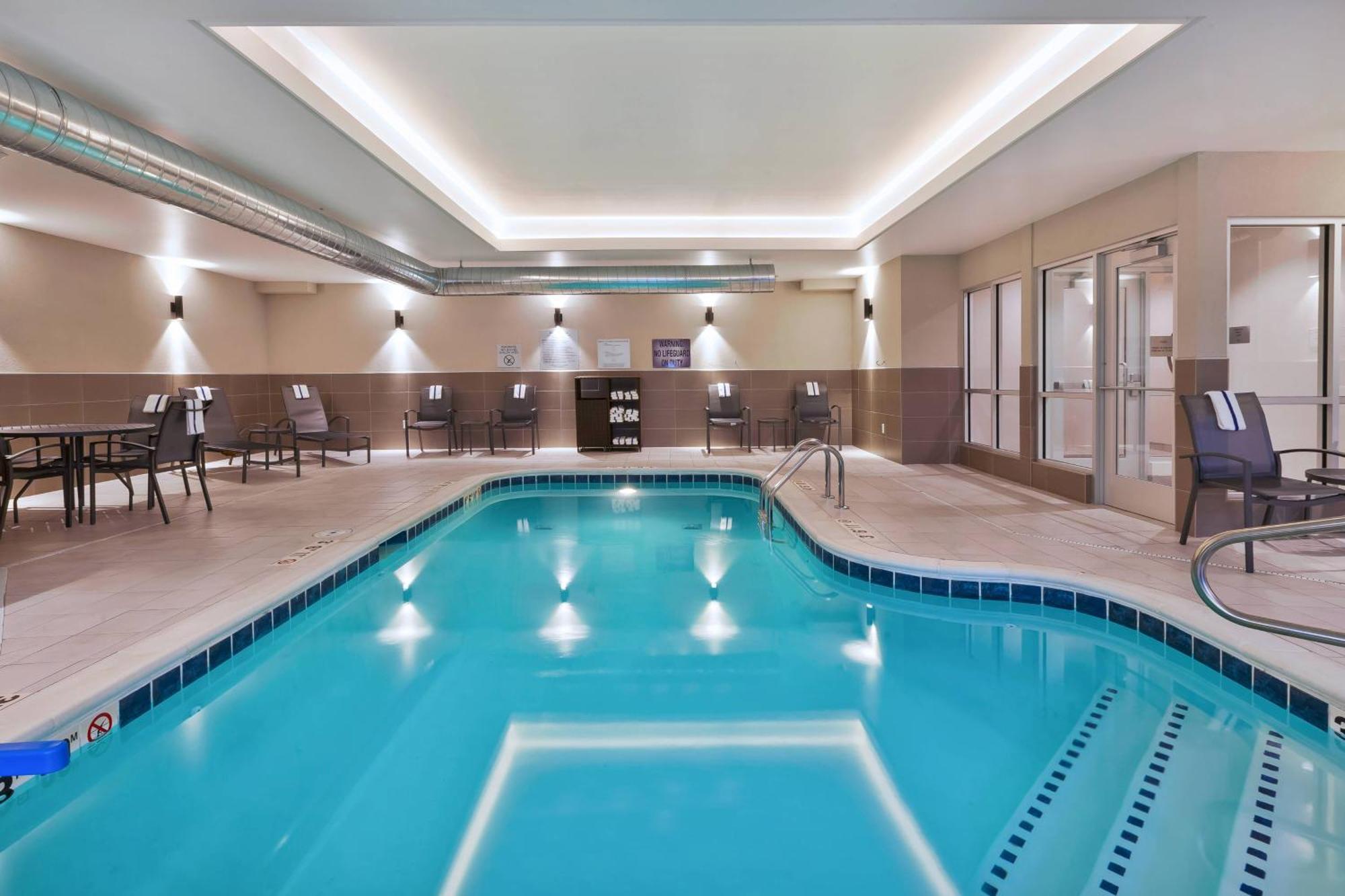 Fairfield Inn & Suites By Marriott Kalamazoo Bagian luar foto
